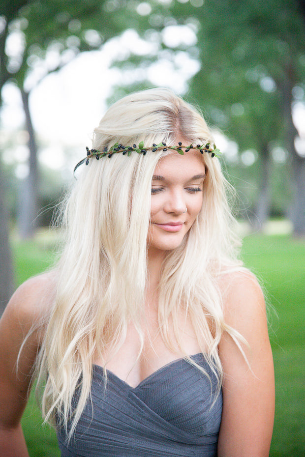Handcrafted Black and Green Simple Crown